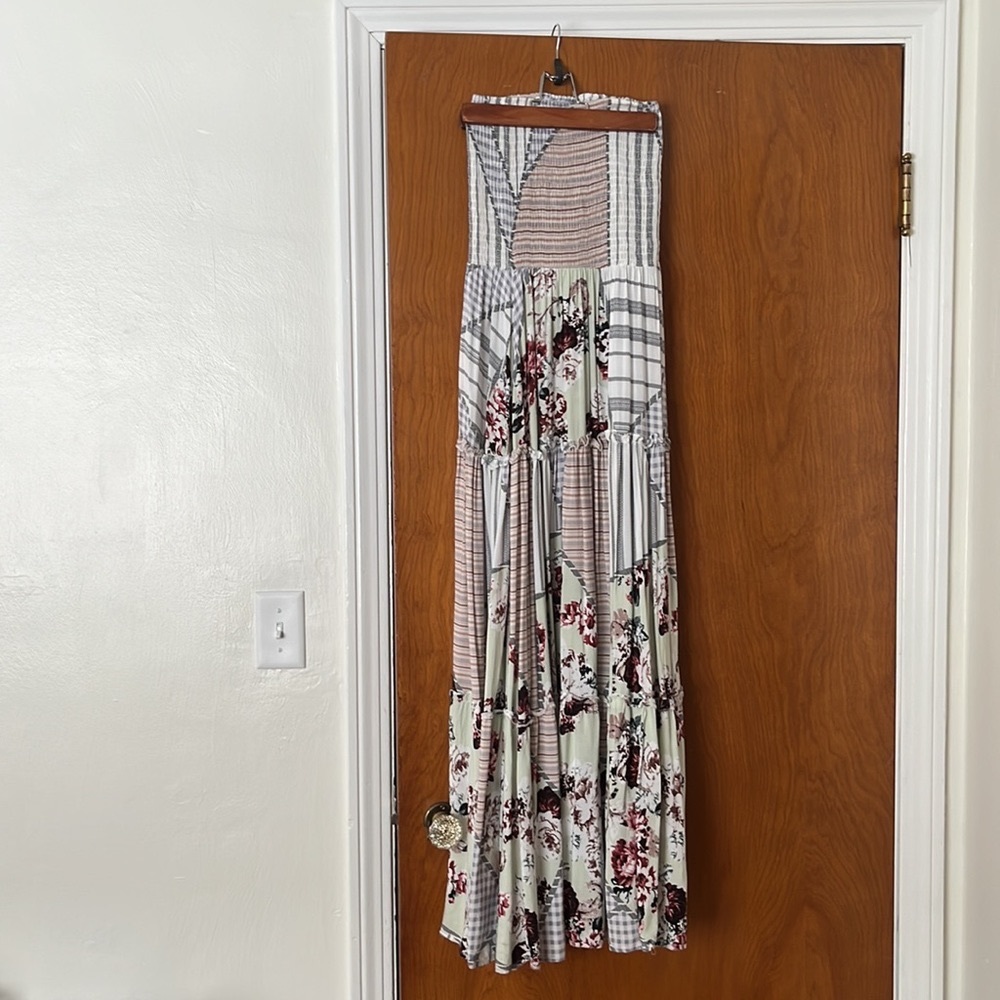 EUC flowy, floral strapless dress
